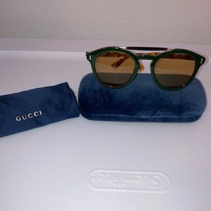 Gucci Sunglass
